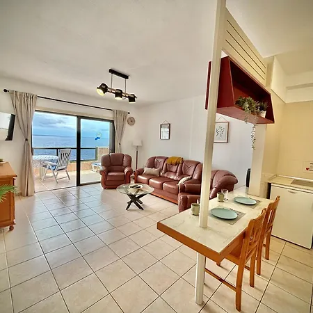 Atlantic Horizon Apartment *